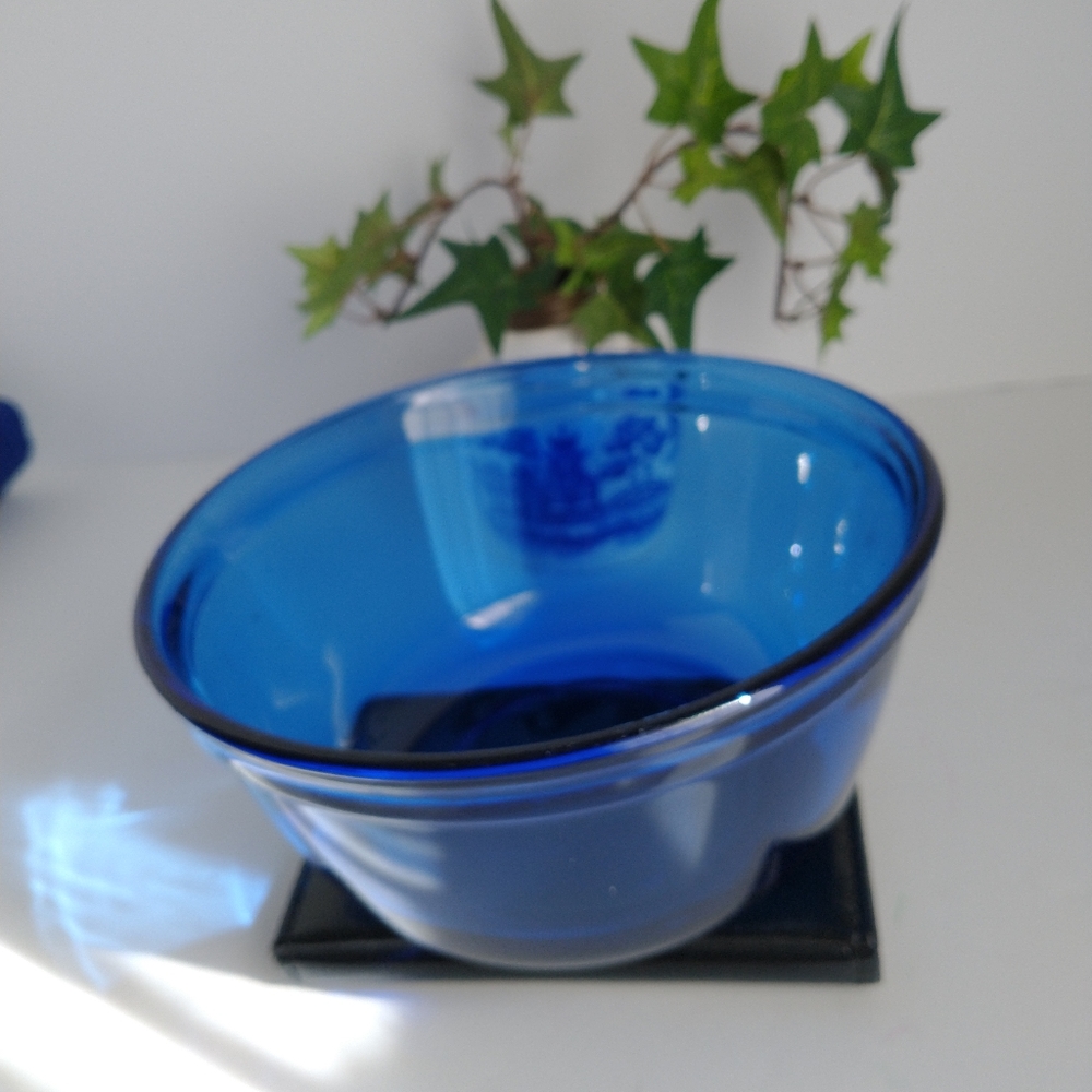 Anchor Hook Mixing Bowl 1 Qt. Vintage